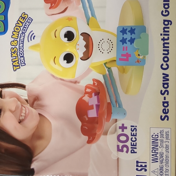 Baby Shark Sea-Saw Counting Game NWOT - Picture 4 of 9